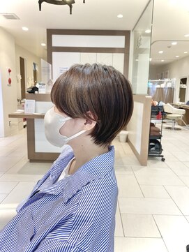 アッシュ 大泉学園店(Ash) 耳掛けマッシュショート【Ash大泉学園　横山】