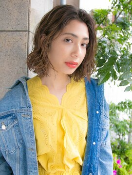 ルティア(Lutia) 切りっぱなしボブ アッシュベージュ