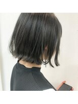 ジゼル(GiseL)&nbsp;切りっぱなしグレージュボブ。