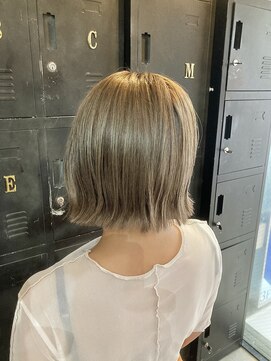 ユニ (UNI) ミルクティーベージュ