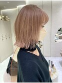 ピンクベージュ