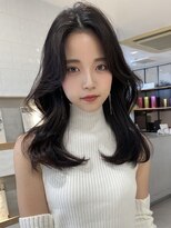 アイヴィー(IVY)&nbsp;とびきり可愛い韓国ヘア センターパート顔まわりカット 黒髪
