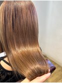 大人可愛い透明感立体感グレージュ×エアストレート