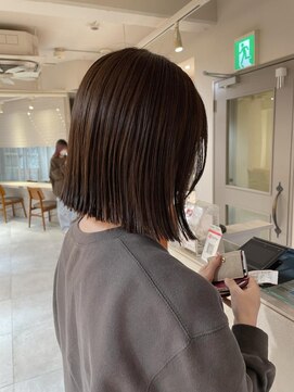 キャンバス バイ ネオリーブ 横浜西口(Canvas by neo.) 切りっぱなしボブ 前下がりボブ 外ハネボブ