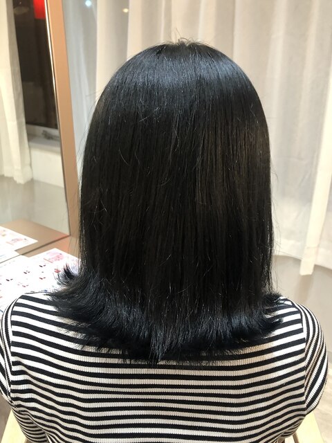 《momo》ブルーブラック/艶カラー/切りっぱなしボブ/韓国/大宮