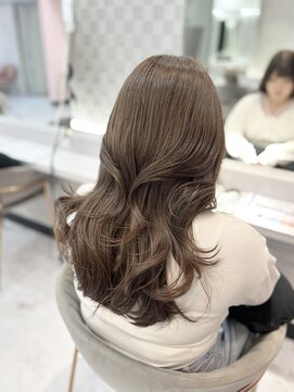 ジーナ 名駅(XENA.) 《Rena》グレージュ/レイヤーカット