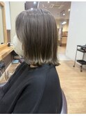 外ハネミディアムヘア