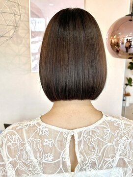 クルール(Culeure.) 切りっぱなしボブ×艶カラー