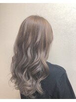 ヴィダ クリエイティブ ヘアーサロン(Vida creative hair salon) デザインカラーシルバーアッシュ！！！