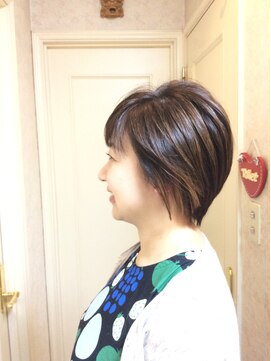 美容室 ティンカーベル ショートボブ