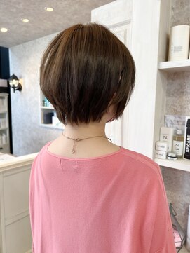 キャアリー(Caary) 福山市美容室Caary人気 首元スッキリひし形シルエット丸みボブ