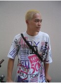 金髪ボウズ