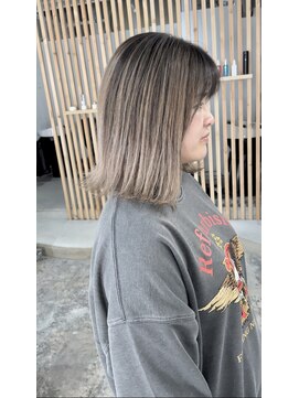 エタ(eta) 【eta】ホワイトベージュバレイヤージュ/金井