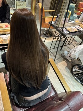 ニーゼロゼロナナ(2007) 髪質改善ストレート