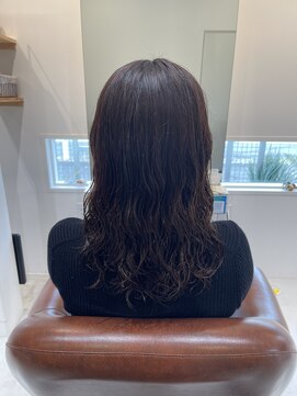 ファスナーグランデ(fustener grande) スパイラルパーマ×セミロング