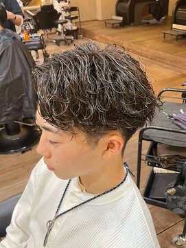 ミオ ベガ(Mio'' VEGA) 波巻きフェザーアップバング