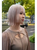 ココモ(KOKOMO)&nbsp;【三野隼澄】切りっぱなしボブ/ハイトーンカラー/ホワイトカラー