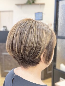 シュヴー 築地(CHEVEUX) 明るい白髪染め/白髪ぼかし/丸みショート/40代/50代/60代/