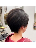 ネオ ディスカス(Neo Discus) 【360度美人】後ろ姿までスマートな「大人くびれショート」