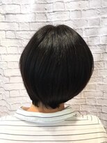 ミーティア バイ クアトロ(Meteor By QUATRO) ふんわりショートボブでおしゃれとかわいいを両立するスタイル