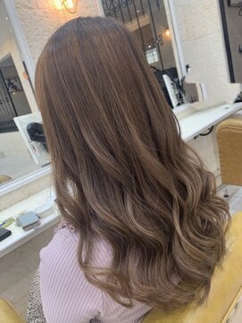 ティンク 天神(Tink) ブリーチ無しベージュグラデ