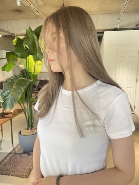 パーク(PARK) ハイトーンミルクティーカラー×ぱつっとロングヘア