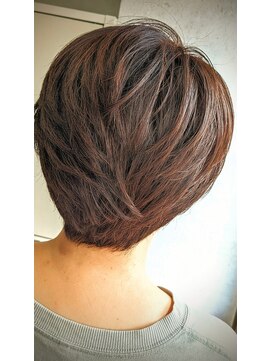 カラーライフ(COLOR LIFE) グレイカラーでオレンジ系スタイル♪