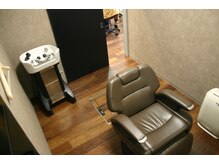 ヘアーサロン トレサンパ(Hair Salon Tres Sympa)の雰囲気（個室空間の為、人目を気にせず自分磨きができます！　＜理容室＞）