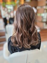 アトリエ atorie&nbsp;ハイライトカラー脱白髪染めハイライトケアブリーチ【岸和田】