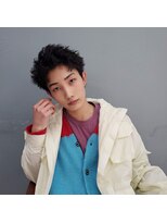 黒髪アッシュブラック×スパイキーショート