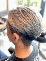 ココノサロン ハナレ(cocono salon HANARE)&nbsp;刈り上げStyleホワイトシルバー