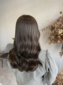 コウ(Kou) 「Kou(コウ)」#グレージュ