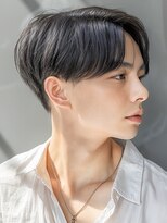 ロジェ(loje) 20代30代40代 ナチュラルなセンターパート/ブルーアッシュ