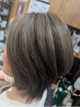 ベロボスコ(Bello bosco) ショートウルフカット+シャドールーツカラー