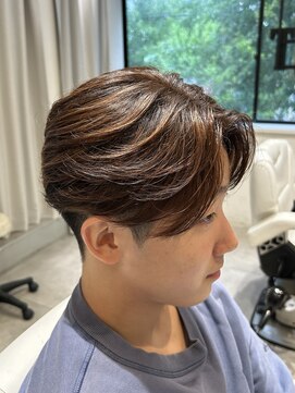 ヘアアンドフェイス ルースト(hair&face ROOST) ブラウンセンターパート