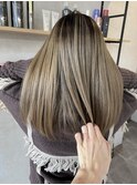 ホワイトベージュレイヤーカット_グレージュカラーボブ_Y67