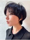 軽やかで大人っぽい「ハンサムショート」