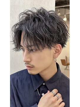 ケシキ 表参道 原宿(kesiki.) フェザーパーマフェザーショート韓国へアセンターパート