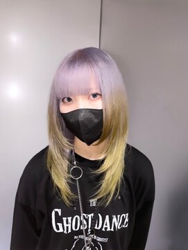 アルーシェ 新宿店(Alushe) ホワイトシルバー×イエロー ルーツカラー