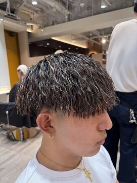 ルースト 渋谷店(ROOST) MEN’S HAIR/波巻ツイストスパイラル/フェザーパーマ/眉毛/渋谷