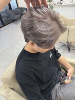チザン(TIZAN)&nbsp;シルバーグレージュ × メンズハイトーン