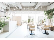 「FILMS空間へのこだわり」自然光が差し込む【洗練された心地いい空間】でゆったりとお過ごし下さい。銀座