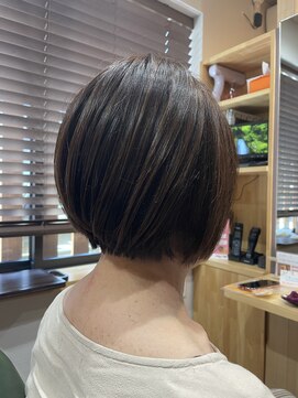 ベルード(bellood) 丸みのあるボブ&白髪ぼかし