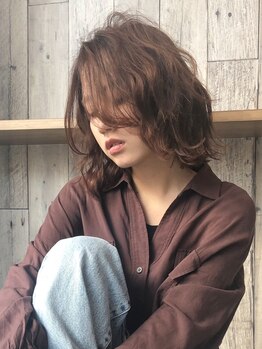 ナフィ バイ エイム 町田店(Nafie by eim)の写真/【カット+カラー¥6400】さりげなく覗くポイントカラーがオシャレ度UP♪ハデ髪～ナチュラルまで対応◎[町田]