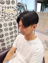 コワファーストナガサキシャンプーボーイ(COIFF1RST NAGASAKI SHAMPOO BOY)&nbsp;前下りセンターパート×リバースパーマ