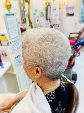 美容室 ティンカーベル グレーヘア