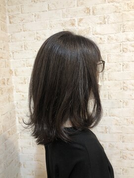 ウィングローリー(WINGLORY) 外はねミディアムスタイル