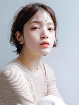 スクエアウーノ 博多(SQUARE＊UNO HAKATA) ショートボブ　丸みショート　センターパート　シースルーバング