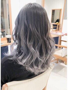 デイズ(days) ホワイトアッシュグレージュグラデーションカラー　ロング