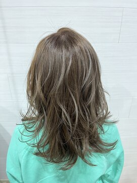 エヌツー(N2) ３Dハイライト×オリーブベージュ